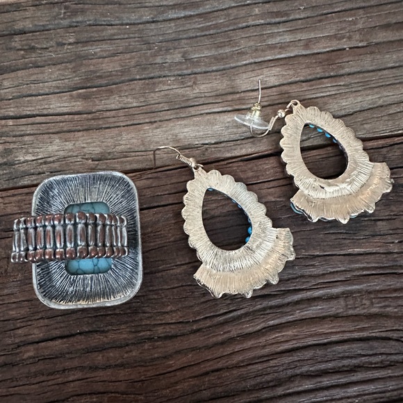 Turquoise and Silver Jewelry Set - Picture 2 of 2
